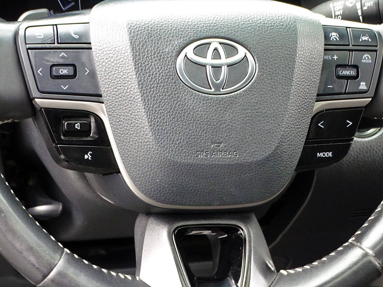 Used 2025 Toyota Camry SE w/ Convenience Package FWD image 22