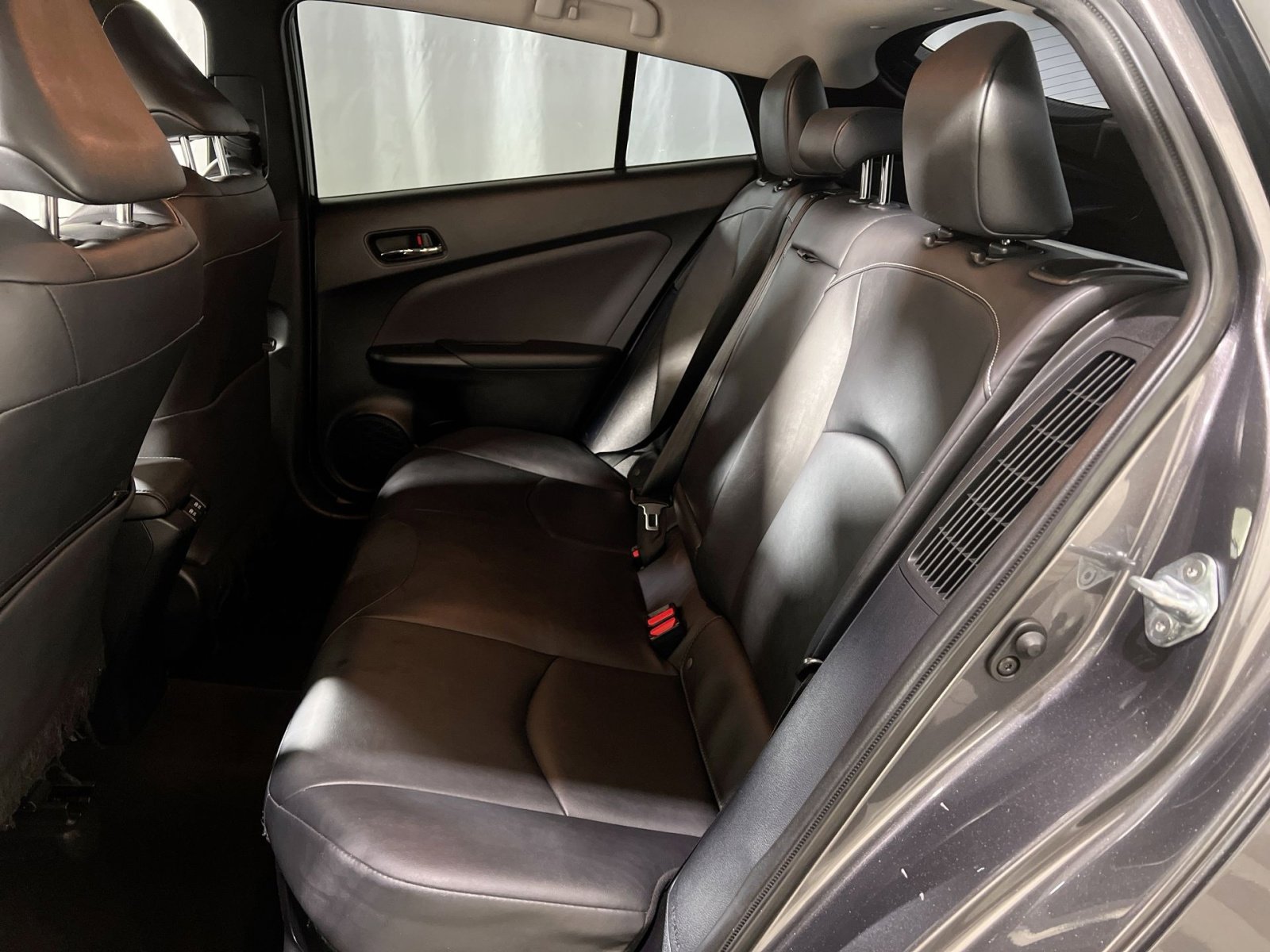 Used 2022 Toyota Prius Prime XLE image 25