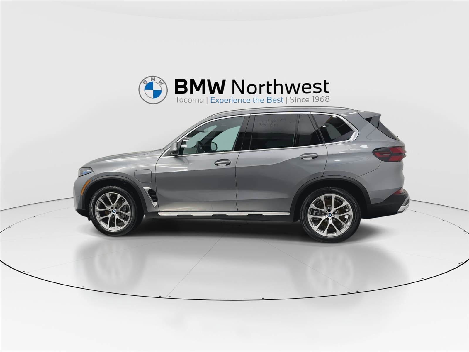 New 2026 BMW X5 xDrive50e w/ Climate Comfort Package image 11