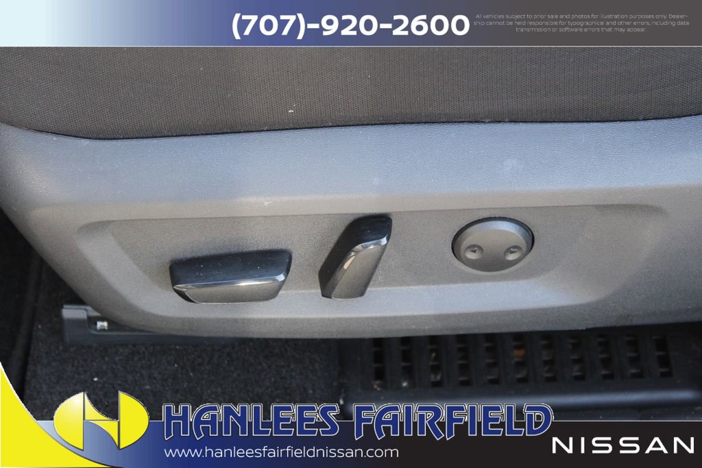 Used 2023 Nissan Rogue SV image 13