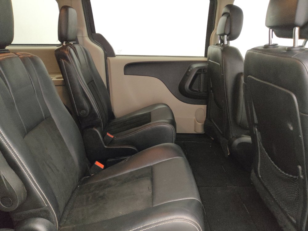 Used 2017 Dodge Grand Caravan SXT image 19