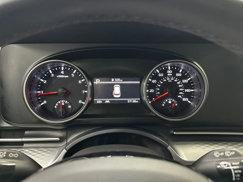 Used 2024 Kia Carnival LX FWD image 28
