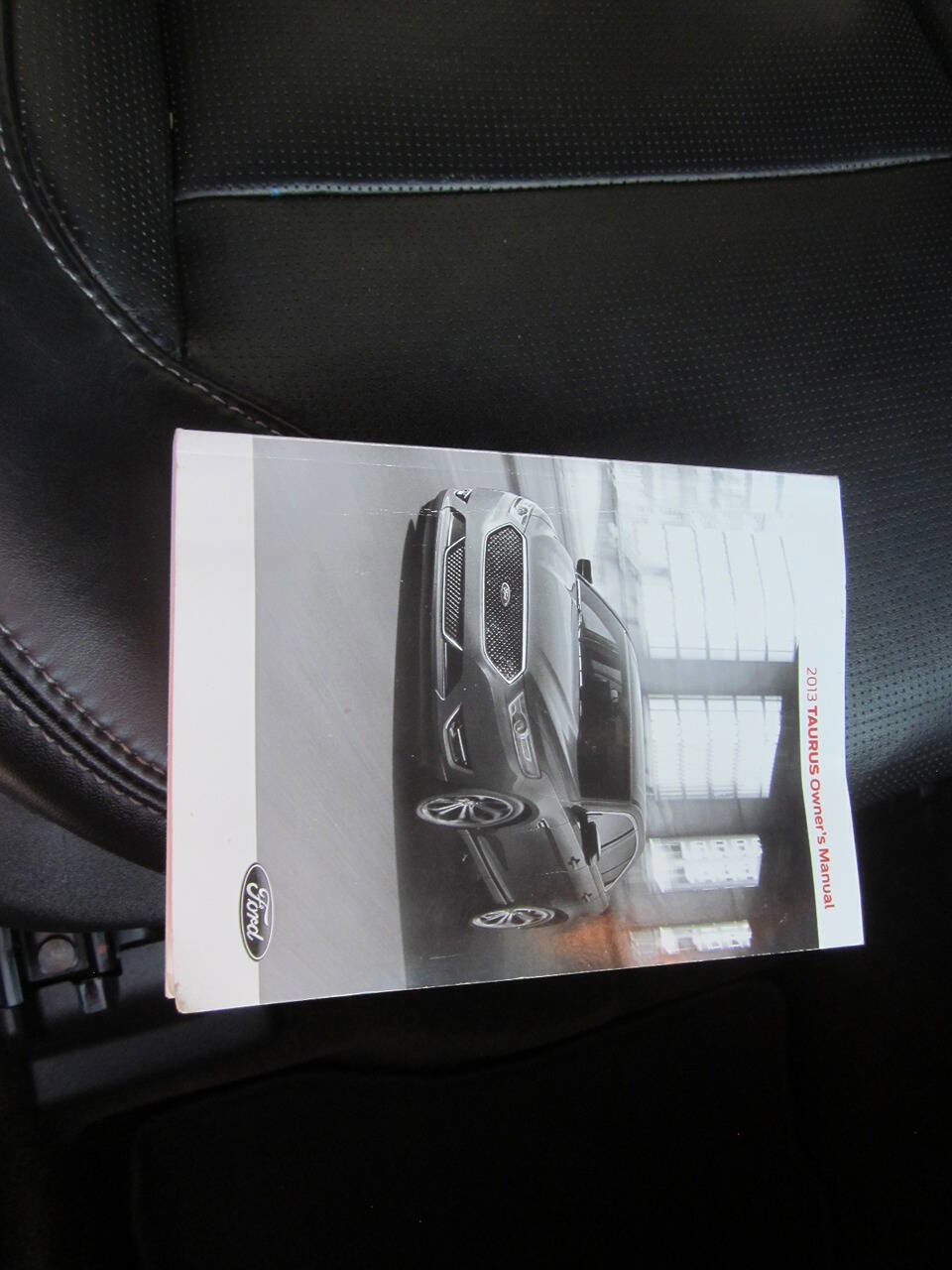 Used 2013 Ford Taurus Limited FWD image 16