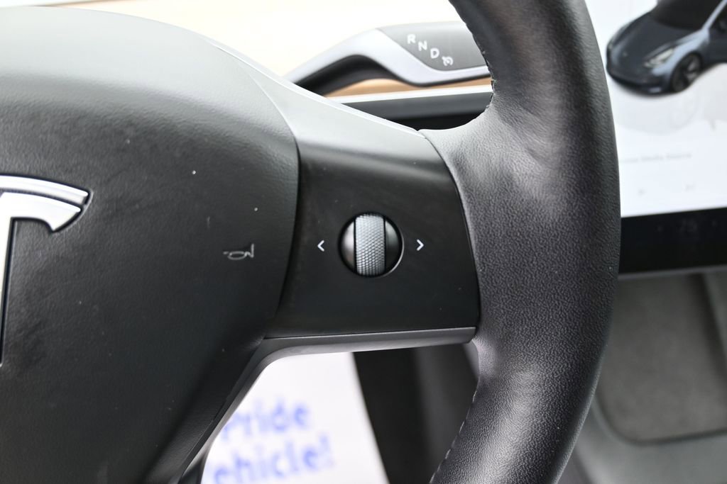 Used 2023 Tesla Model 3 Standard Range image 21