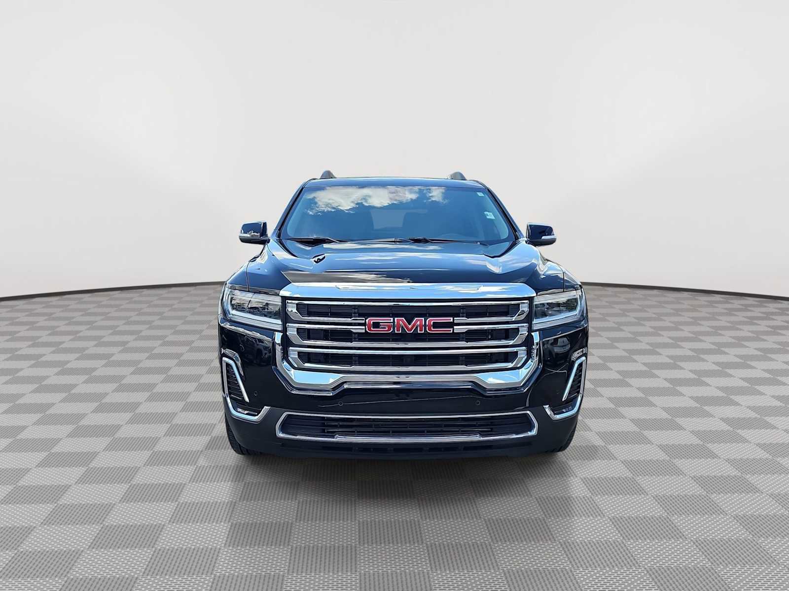 Certified 2023 GMC Acadia SLE w/ Driver Convenience Package FWD image 3