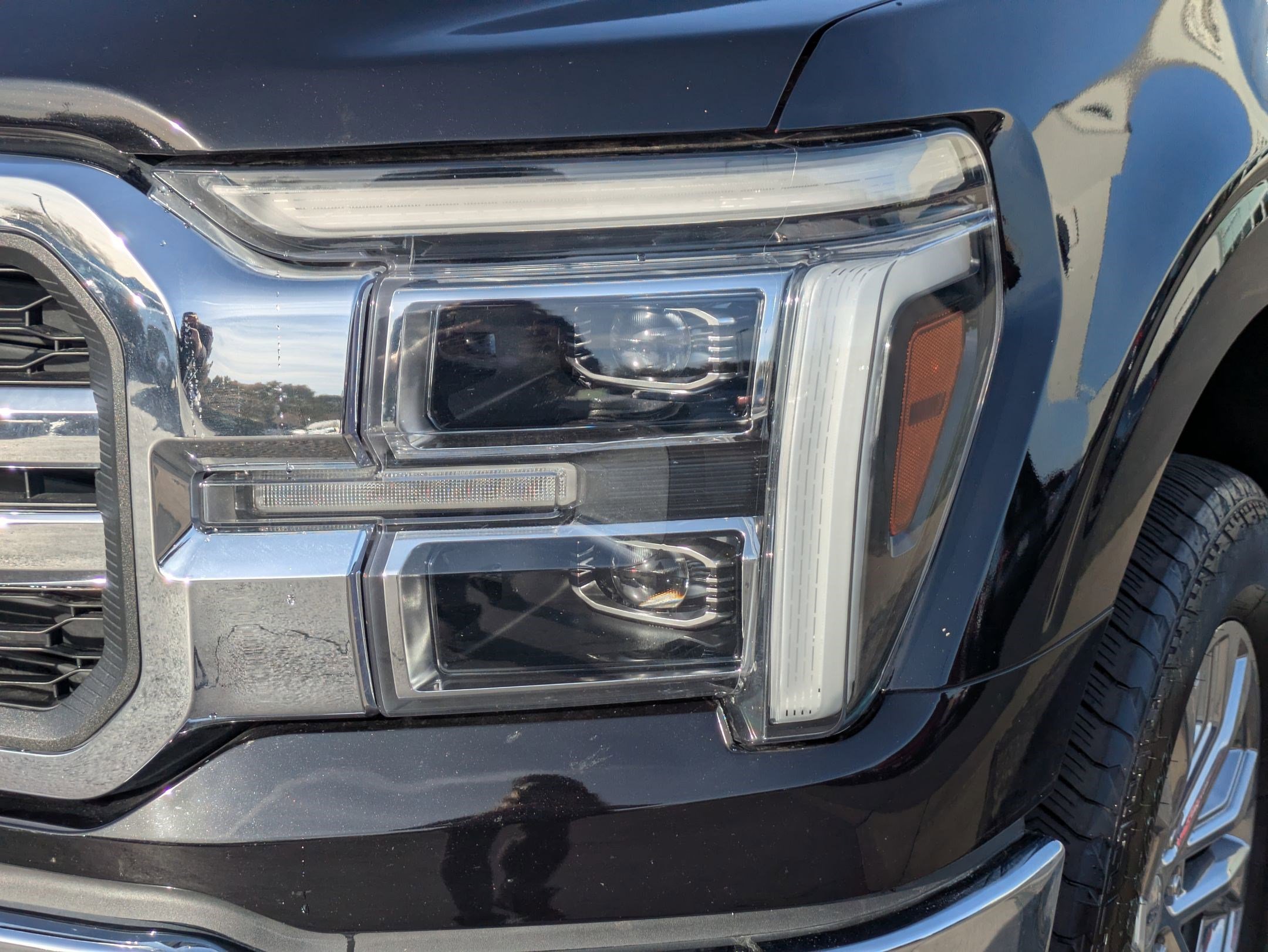 Used 2025 Ford F150 Lariat w/ Equipment Group 501A Mid image 10