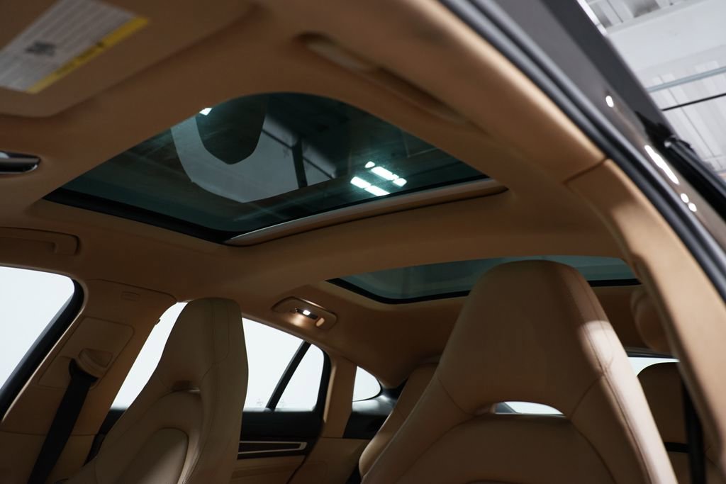Used 2018 Porsche Panamera image 33