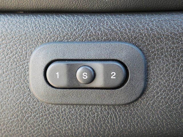 Used 2018 Jeep Grand Cherokee Trailhawk w/ Trailhawk Luxury Group AWD/4WD image 25