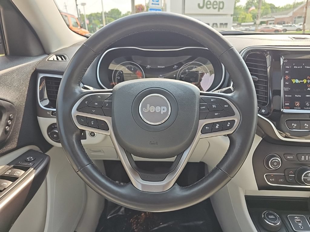 Certified 2021 Jeep Cherokee Limited w/ Elite Package AWD/4WD image 24