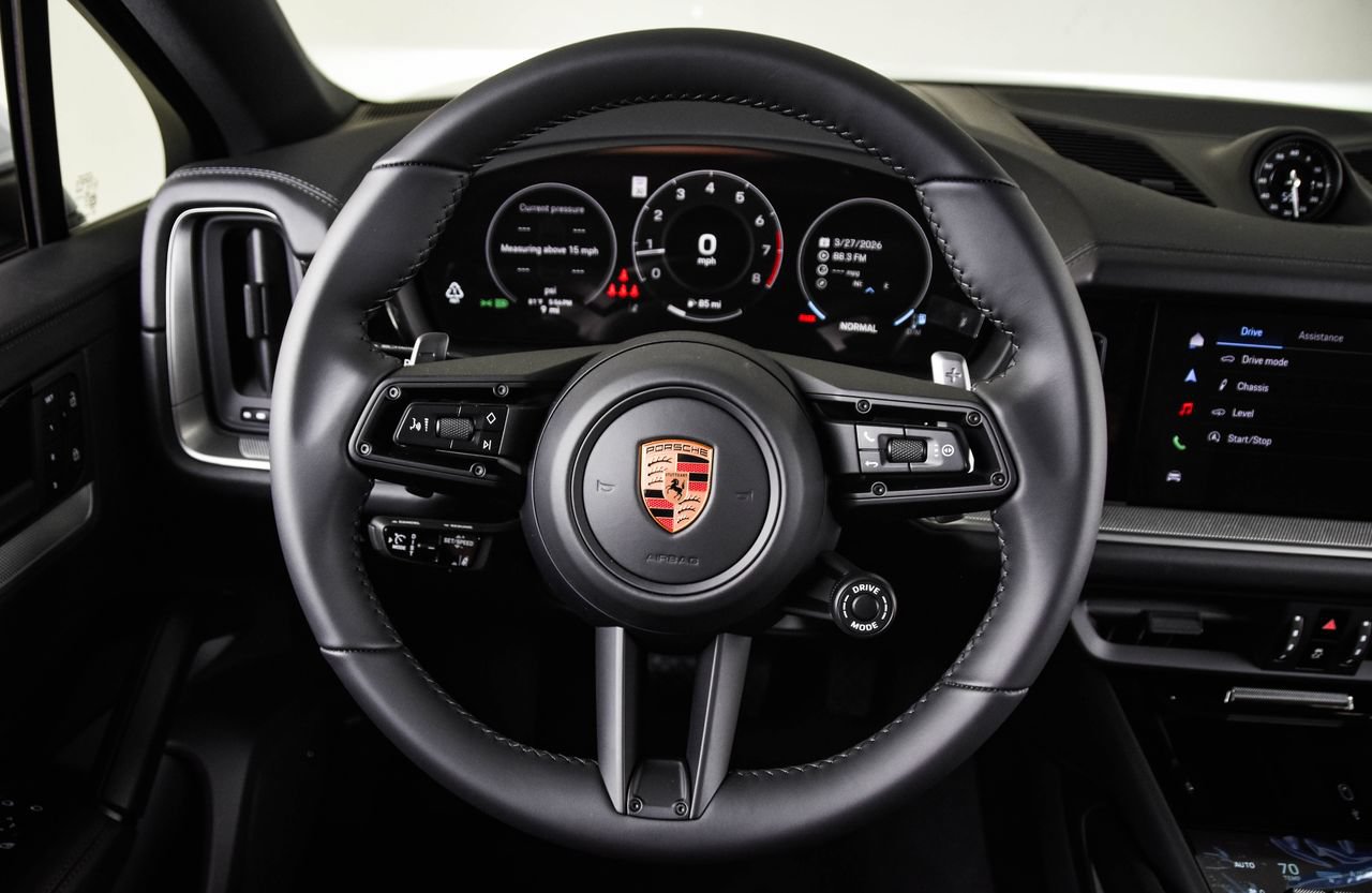 New 2026 Porsche Cayenne Coupe AWD/4WD image 25