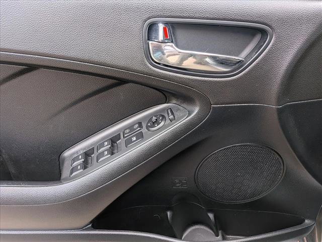 Used 2016 Kia Forte EX image 14