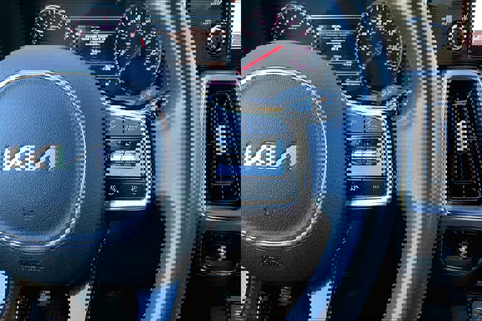 Used 2023 Kia Sorento S w/ Panoramic Sunroof Package image 24