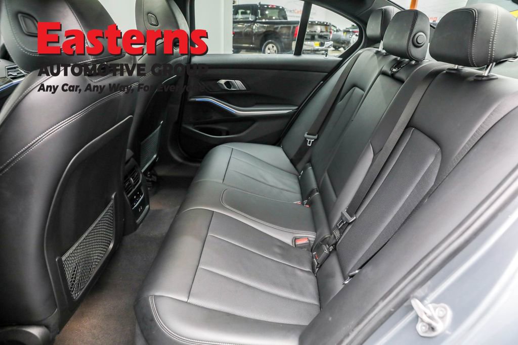 Used 2023 BMW 330i Sedan w/ M Sport Package RWD image 21