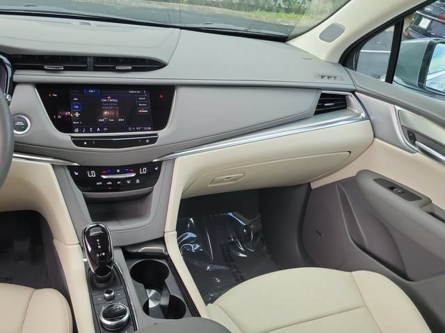 Certified 2024 Cadillac XT5 Premium Luxury FWD image 21