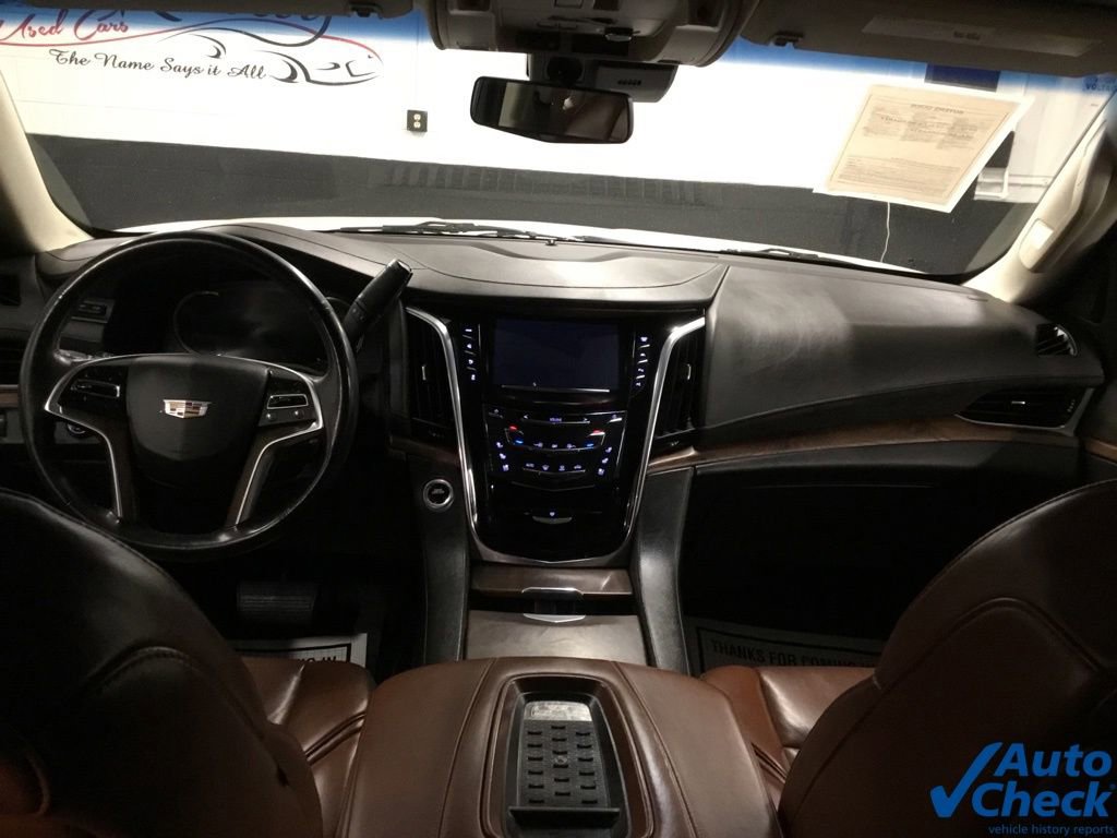 Used 2017 Cadillac Escalade Premium Luxury AWD/4WD image 25