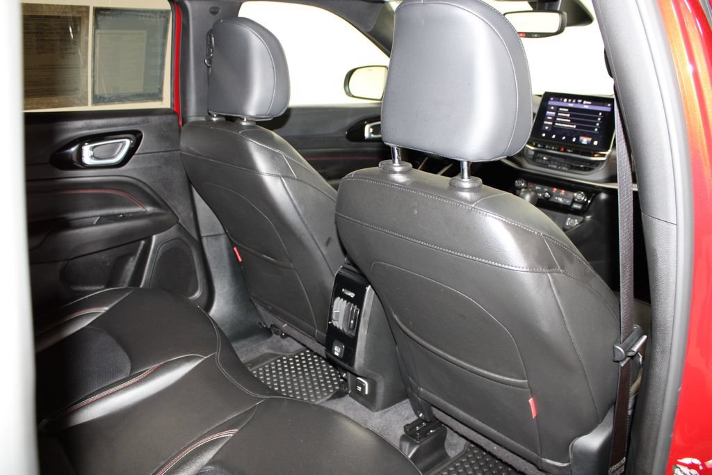 Used 2025 Jeep Compass Trailhawk AWD/4WD image 27