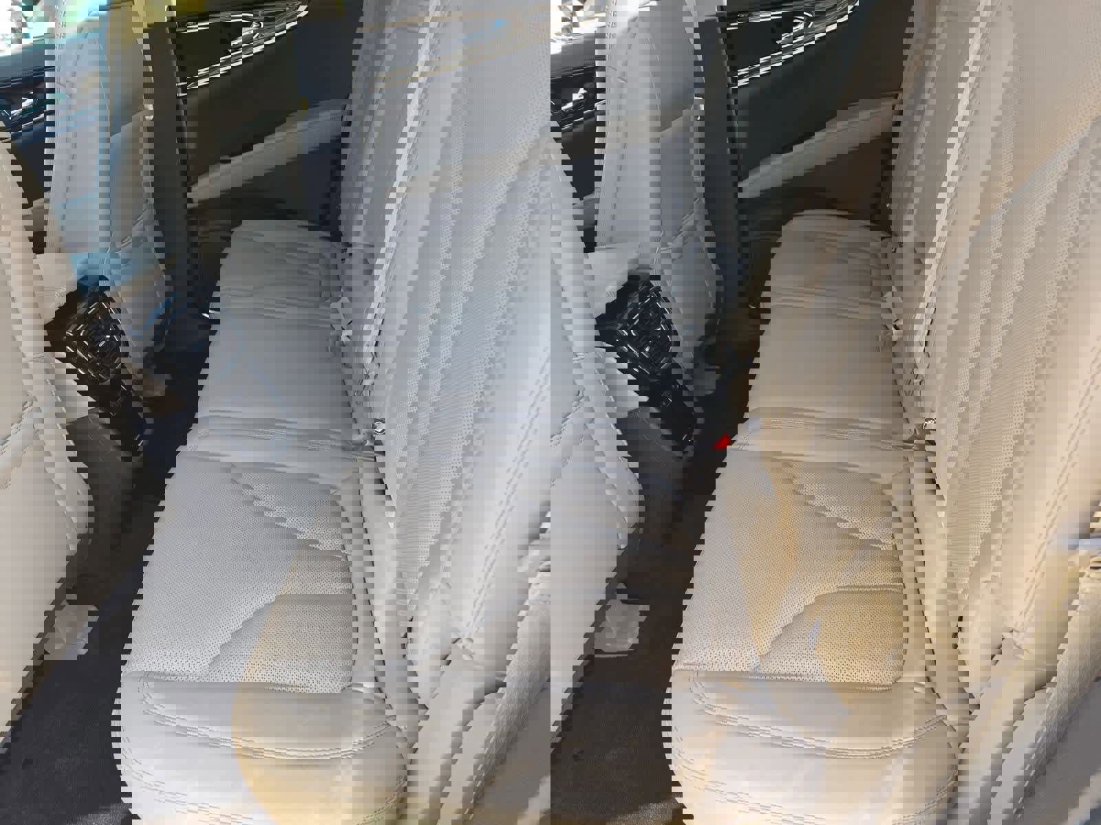 Used 2022 Lincoln Nautilus Reserve image 17