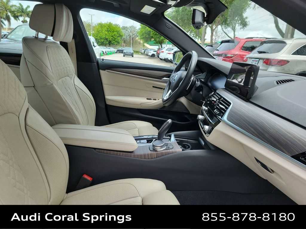 Used 2021 BMW 530e w/ Premium Package image 22