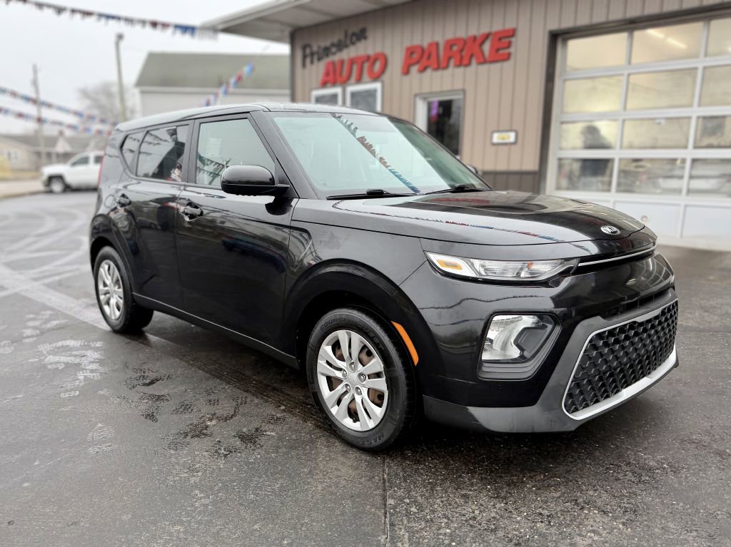 Used 2020 Kia Soul LX FWD image 2