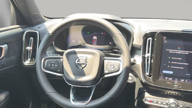 Certified 2023 Volvo XC40 B5 Plus w/ Climate Package AWD/4WD image 16
