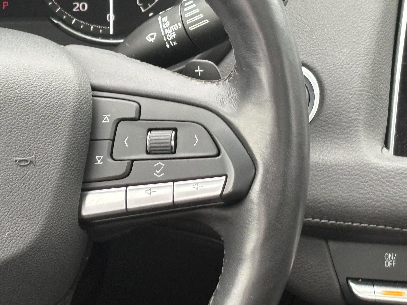 Used 2023 Cadillac XT4 Premium Luxury w/ Cold Weather Package image 12
