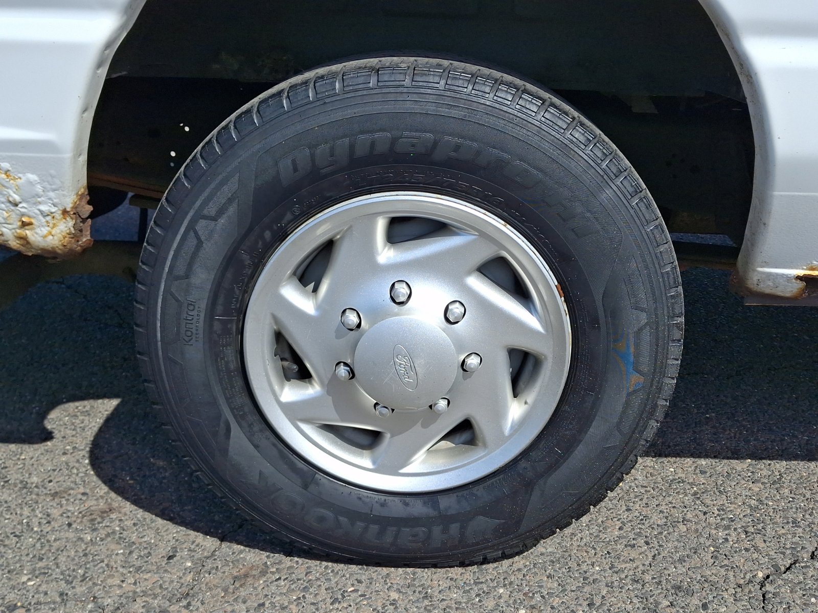 Used 2011 Ford E-250 and Econoline 250 Extended w/ Commercial Cargo Van Pkg image 9