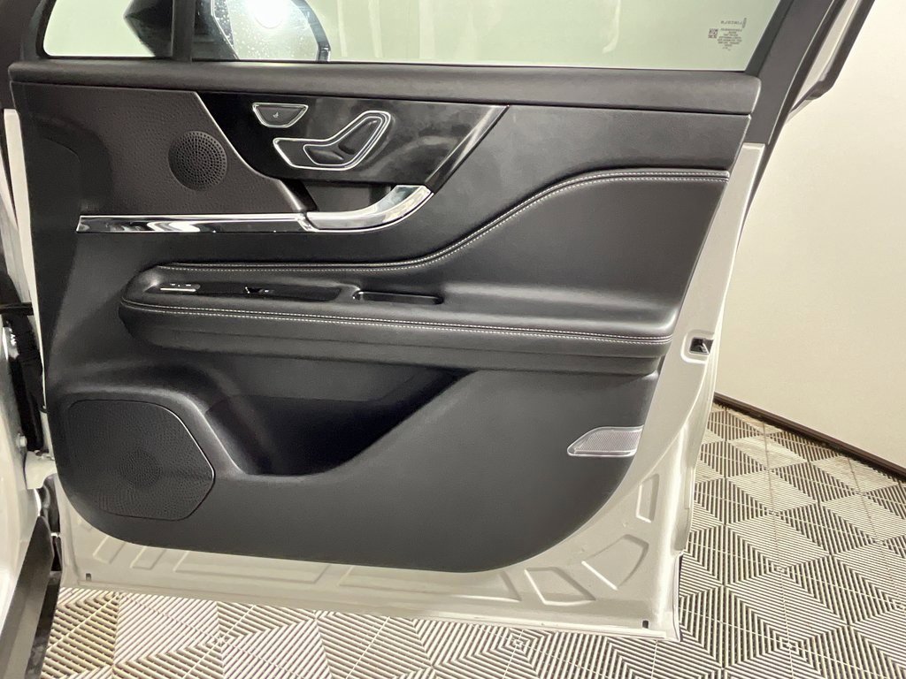 Used 2025 Lincoln Corsair FWD w/ Equipment Group 101A image 21