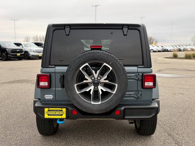 Used 2024 Jeep Wrangler Unlimited image 7