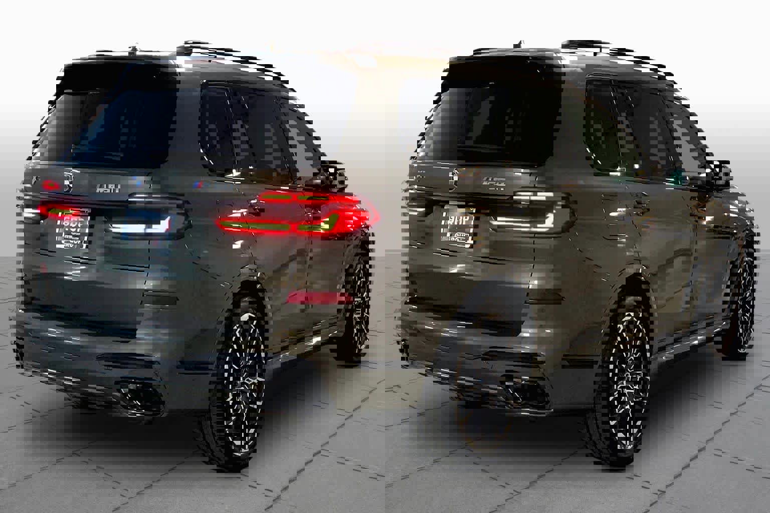 Used 2025 BMW X7 M60i image 12