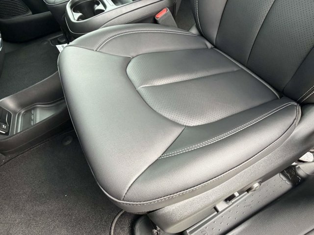 New 2027 Chrysler Pacifica LX FWD image 23
