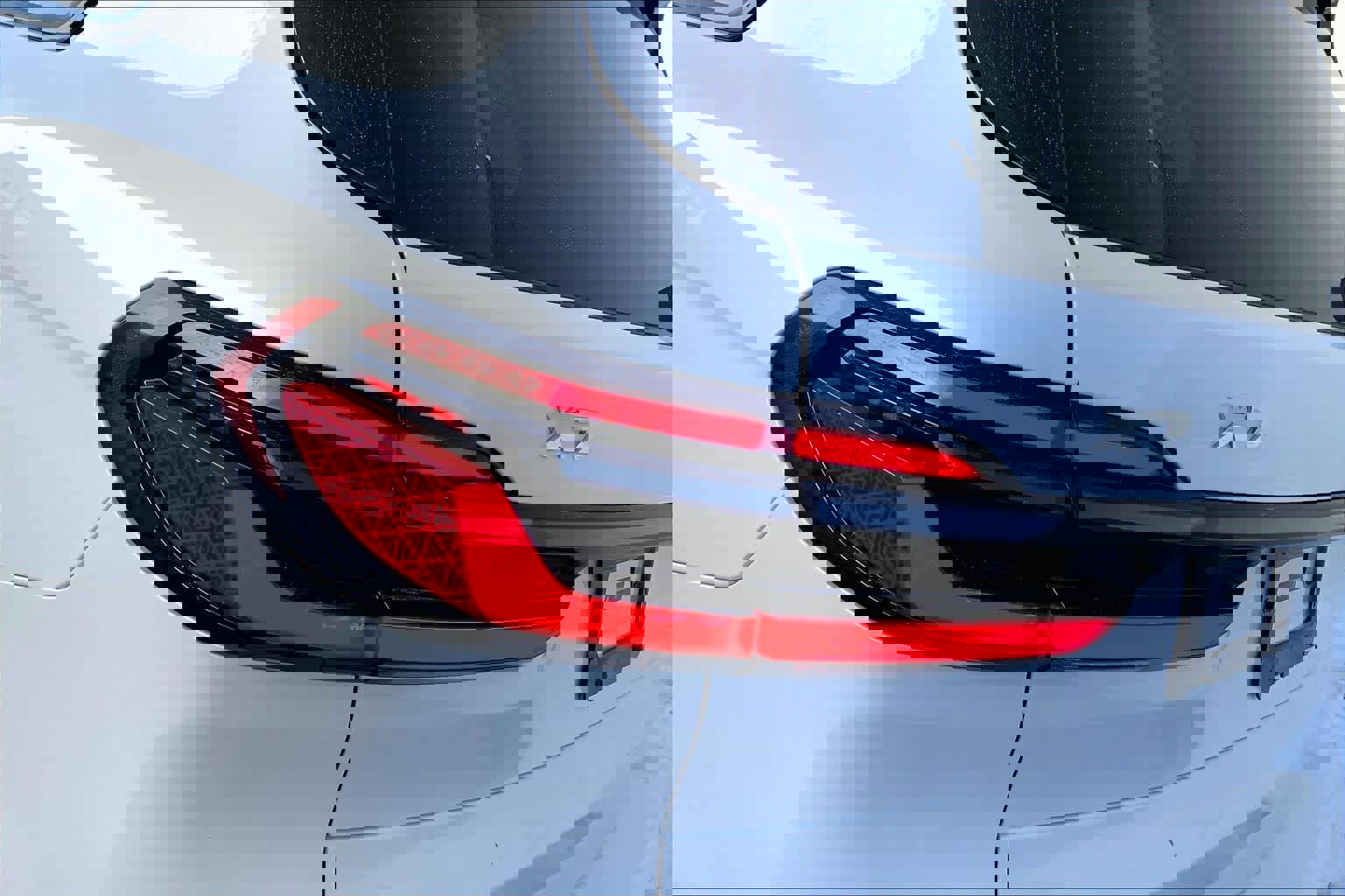 Used 2024 BMW X7 M60i w/ Executive Package image 27