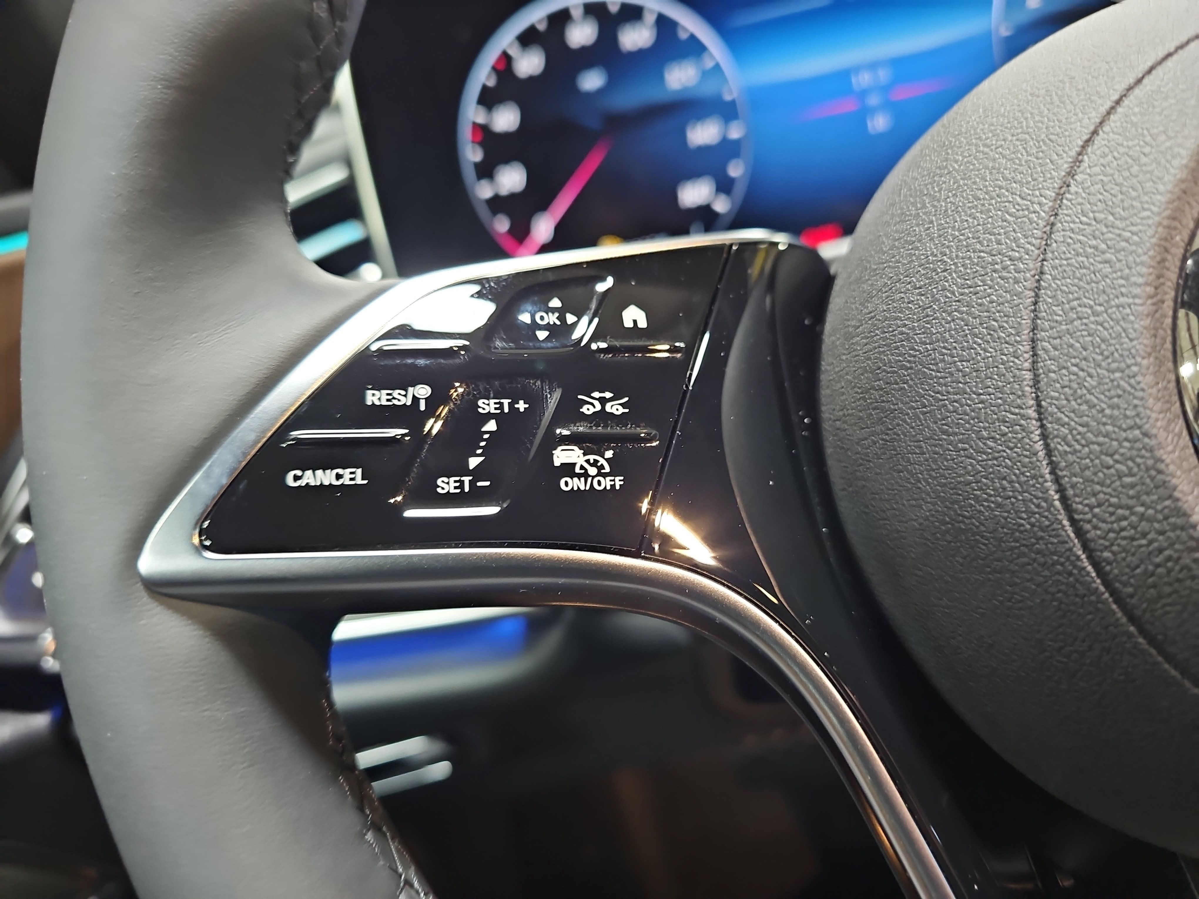 New 2026 Mercedes-Benz E 350 4MATIC Sedan image 18