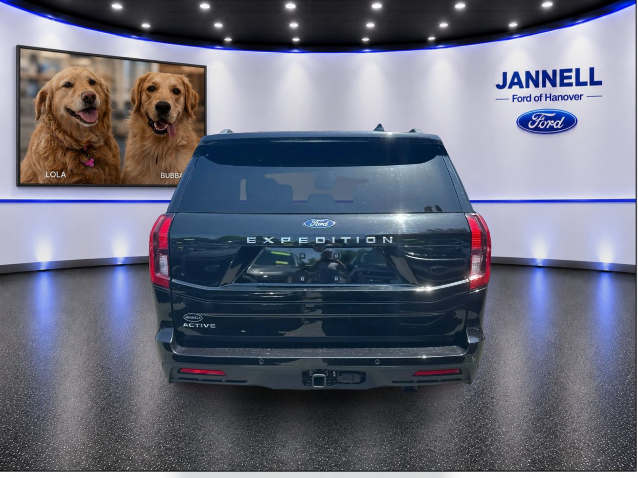 Used 2025 Ford Expedition Active AWD/4WD image 7