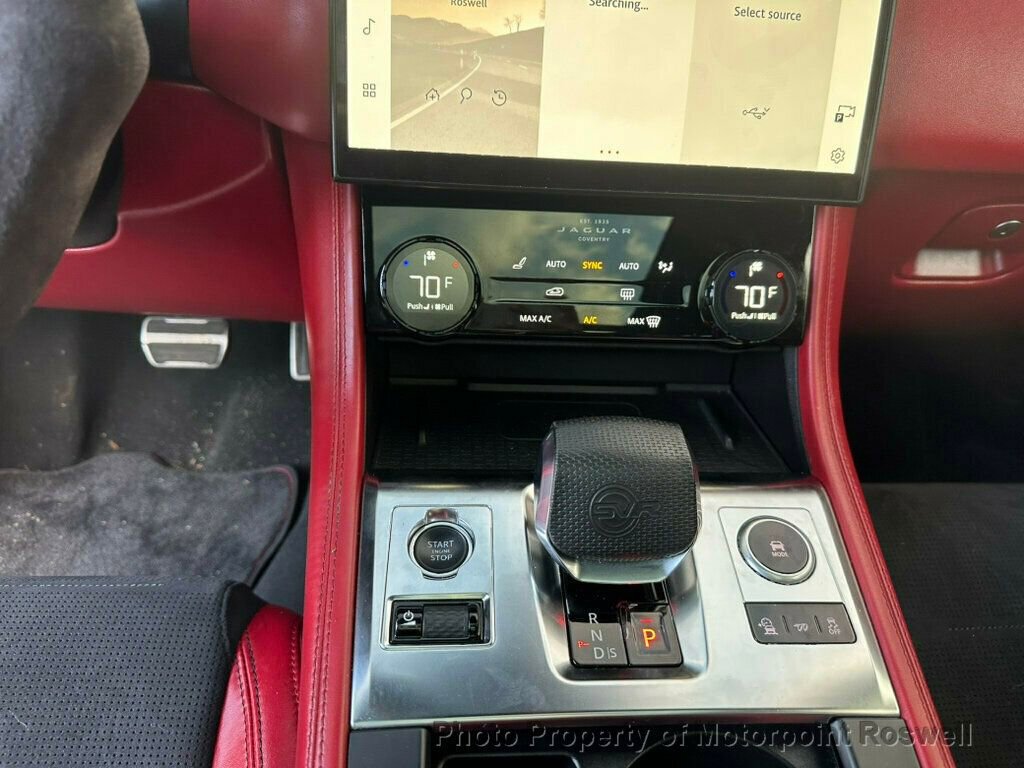 Used 2022 Jaguar F-PACE SVR image 23