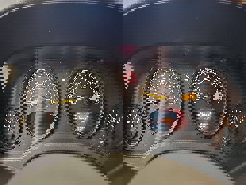 Used 2014 Jeep Patriot Latitude AWD/4WD image 21