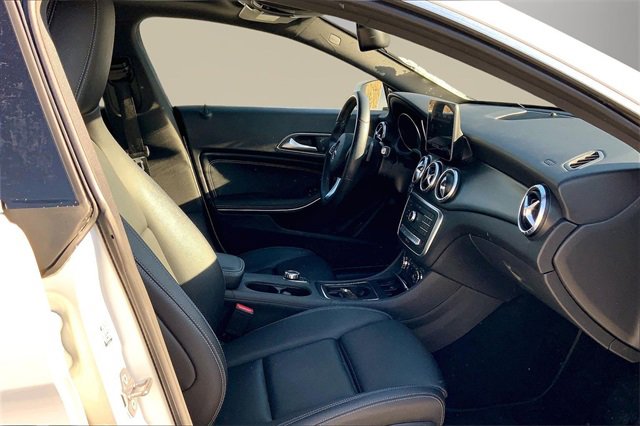 Used 2018 Mercedes-Benz CLA 250 4MATIC image 7