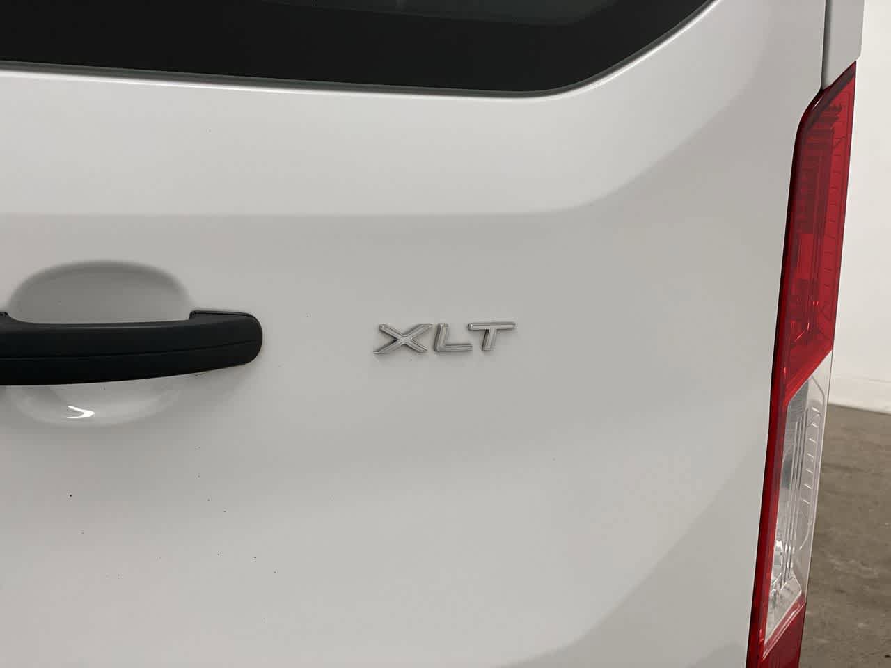 Used 2023 Ford Transit 350 XLT image 11