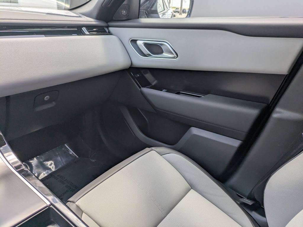 New 2026 Land Rover Range Rover Velar Dynamic SE AWD/4WD image 19