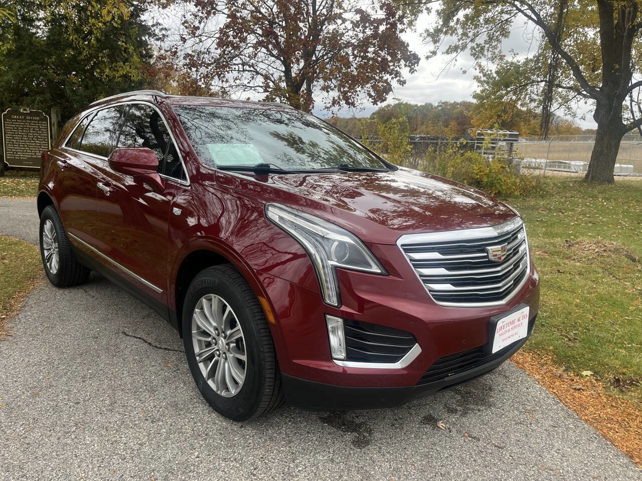 Used 2017 Cadillac XT5 Luxury w/ Driver Awareness Package image 7