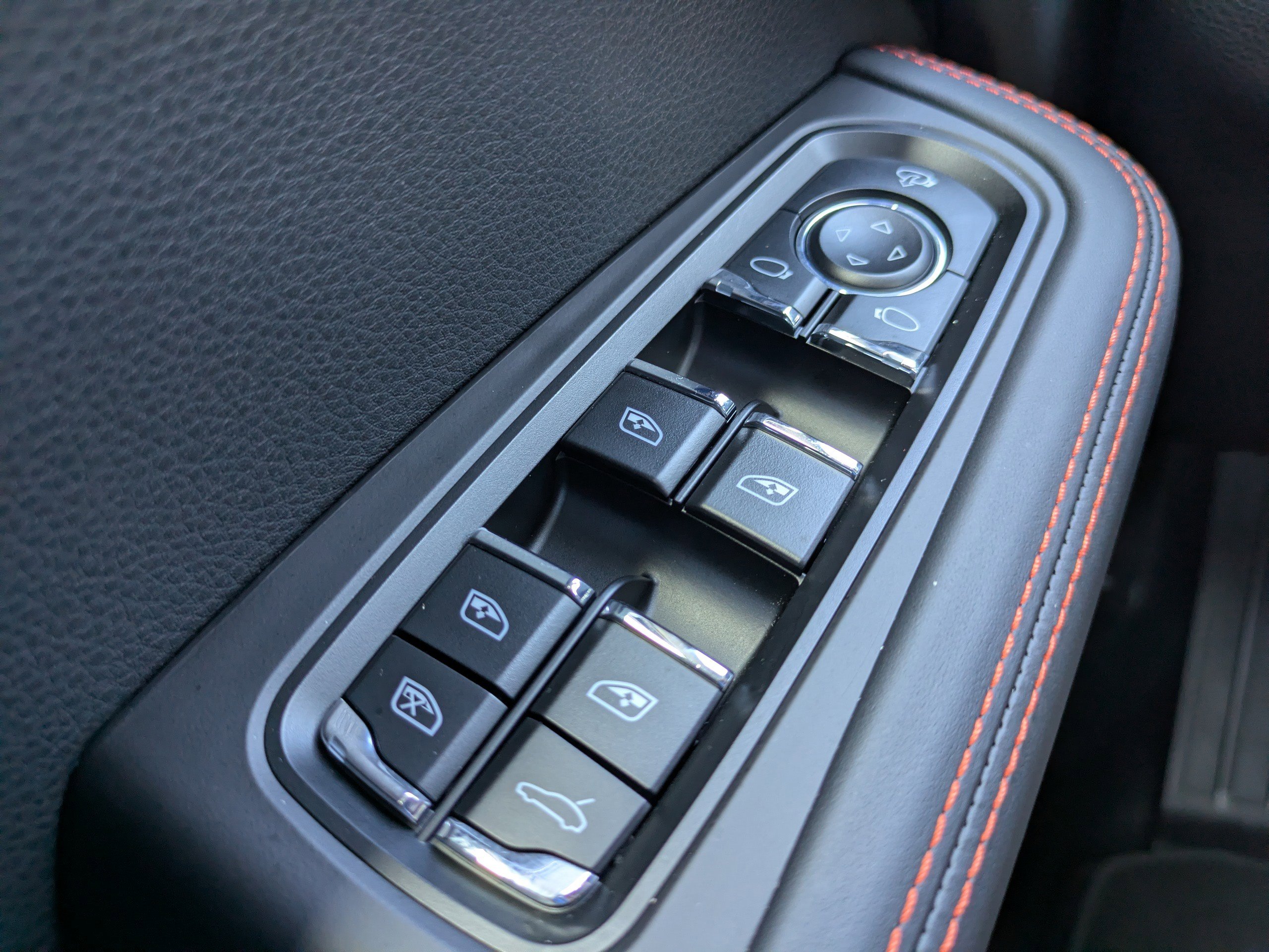 Used 2024 Porsche Macan Turbo image 22