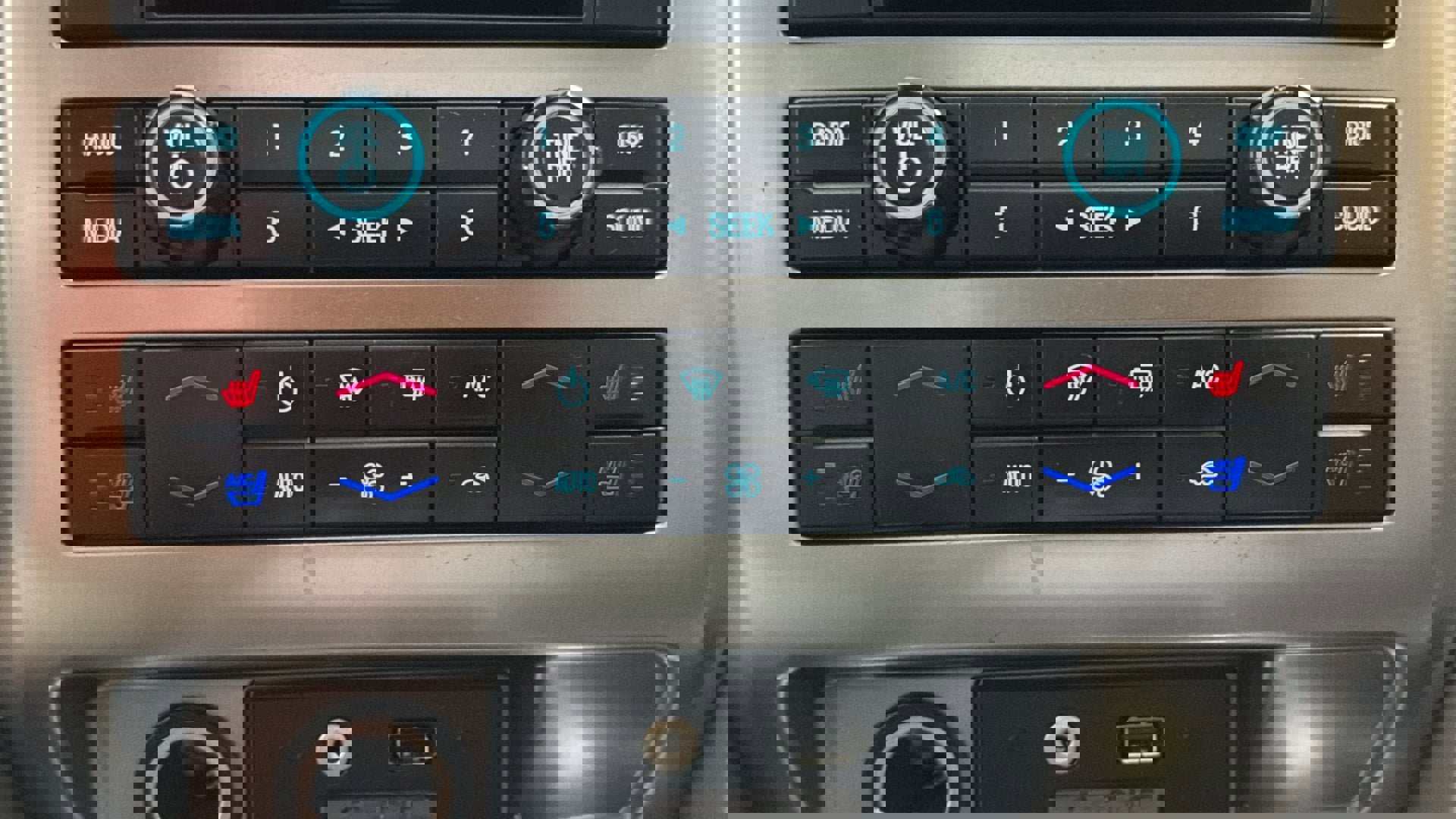 Used 2012 Ford F150 Raptor w/ Raptor Luxury Pkg image 27