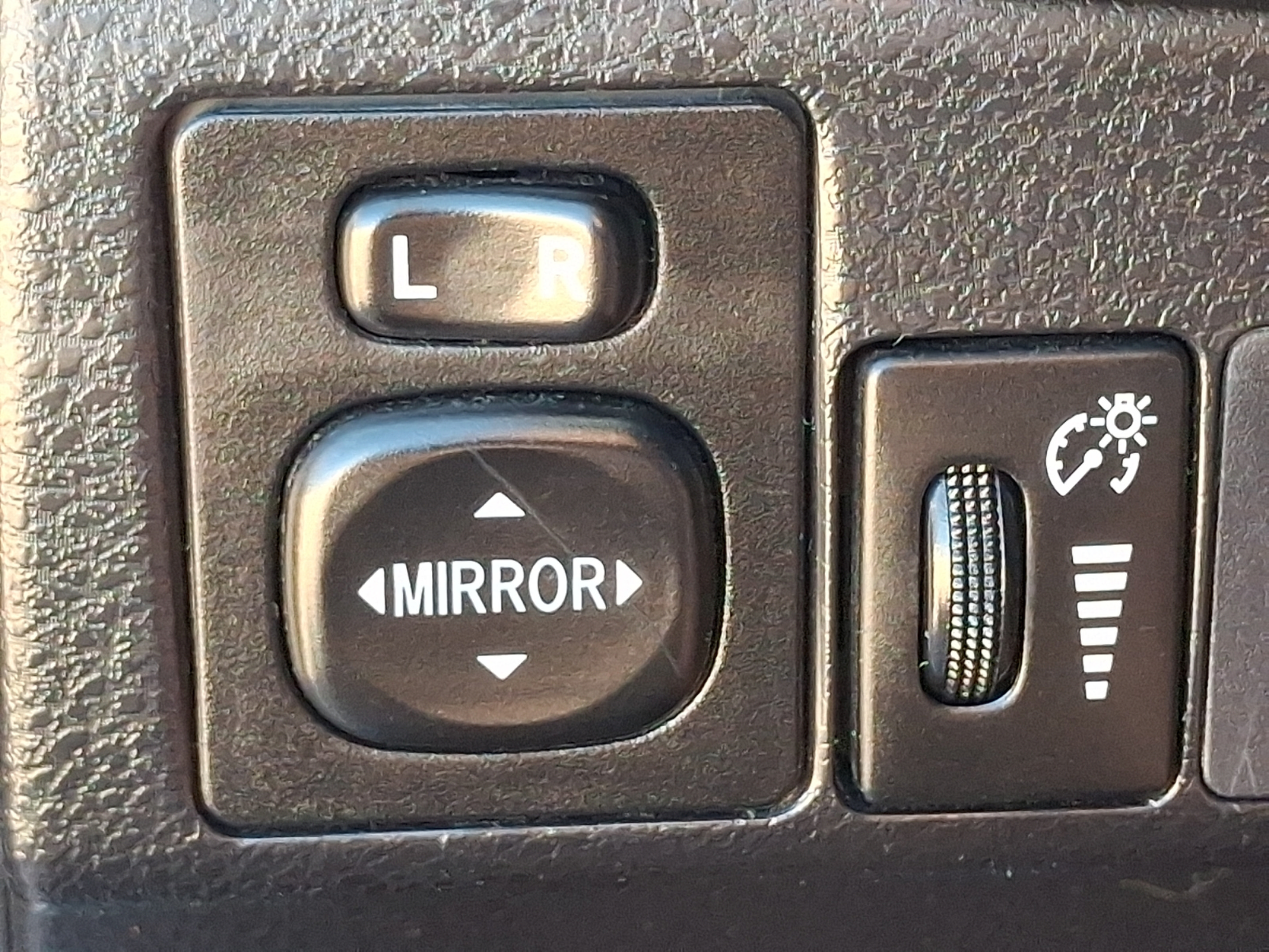 Used 2017 Toyota Corolla LE w/ Carpet Mat Package (TMS) FWD image 25