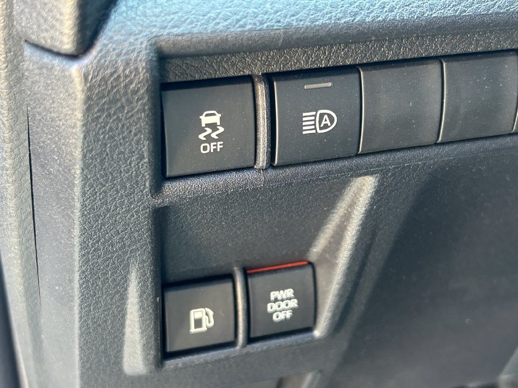 Used 2026 Toyota Sienna Limited AWD/4WD image 29