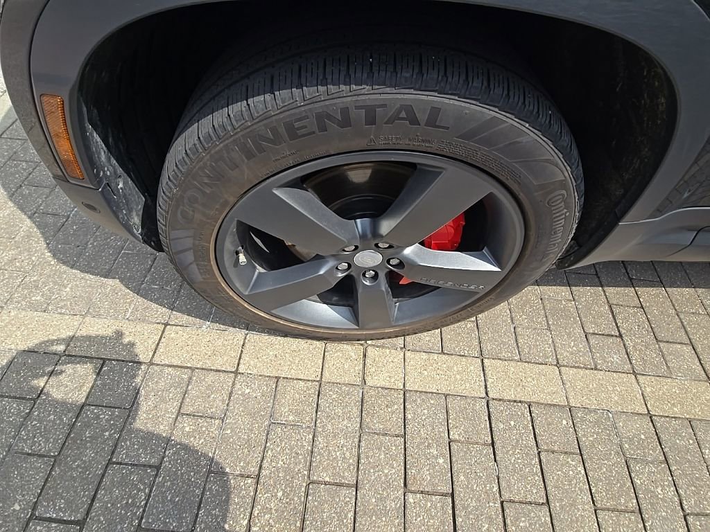 Certified 2024 Land Rover Defender 110 SE image 10