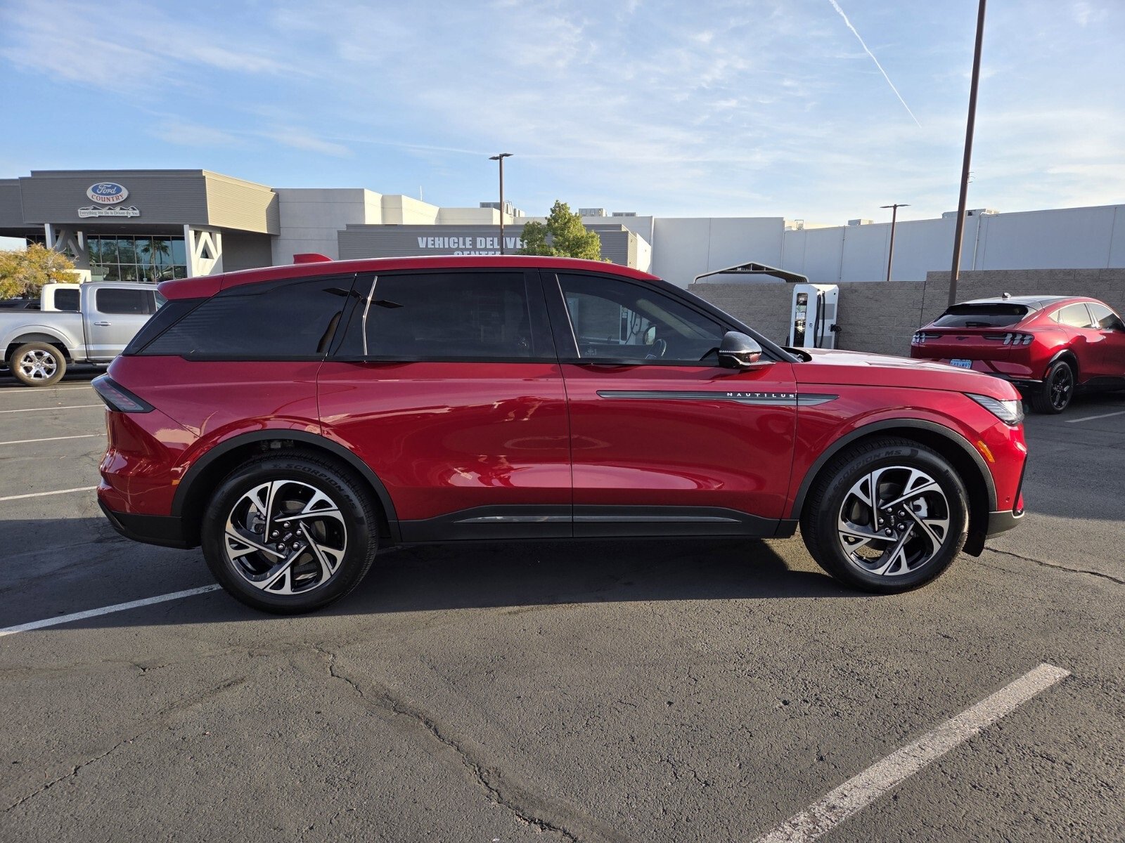 Used 2024 Lincoln Nautilus Premier w/ Jet Appearance Package image 7