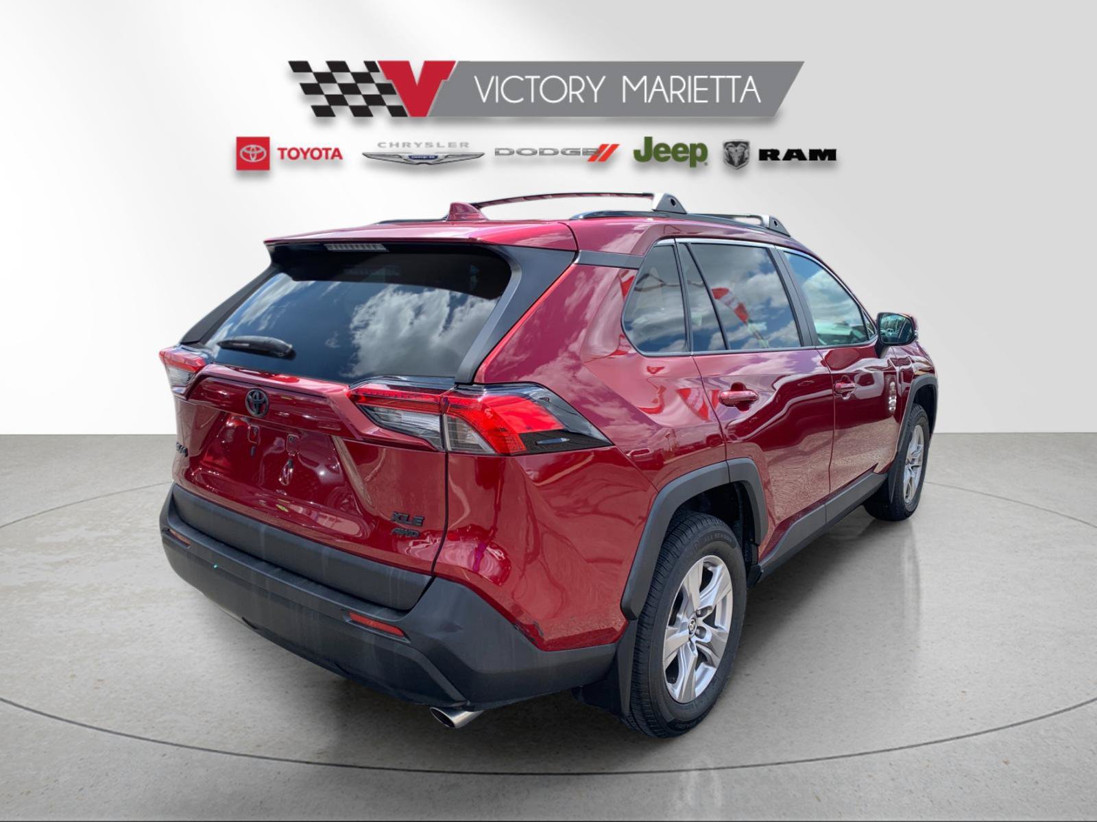 Used 2022 Toyota RAV4 XLE w/ Convenience Package AWD/4WD image 5