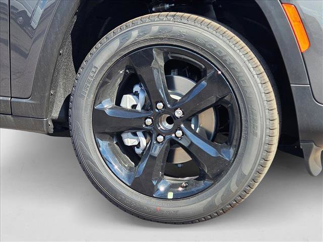 New 2025 Jeep Grand Cherokee Limited w/ Black Appearance Package RWD image 10