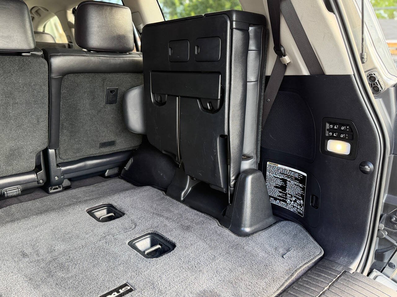 Used 2017 Lexus LX 570 4WD w/ Luxury Package image 96