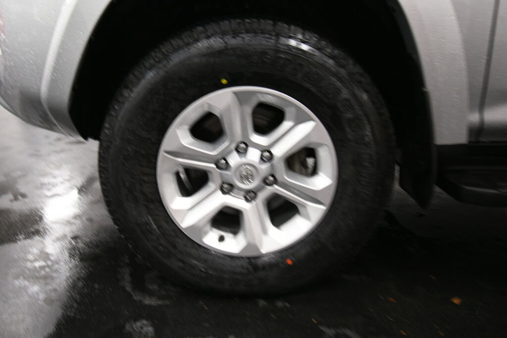 Certified 2024 Toyota 4Runner SR5 Premium image 32