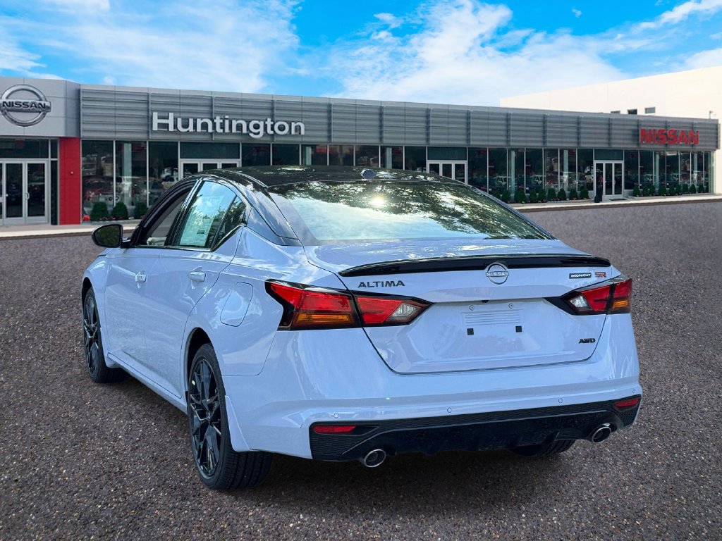 New 2026 Nissan Altima 2.5 SR w/ SR Midnight Edition Package AWD/4WD image 5